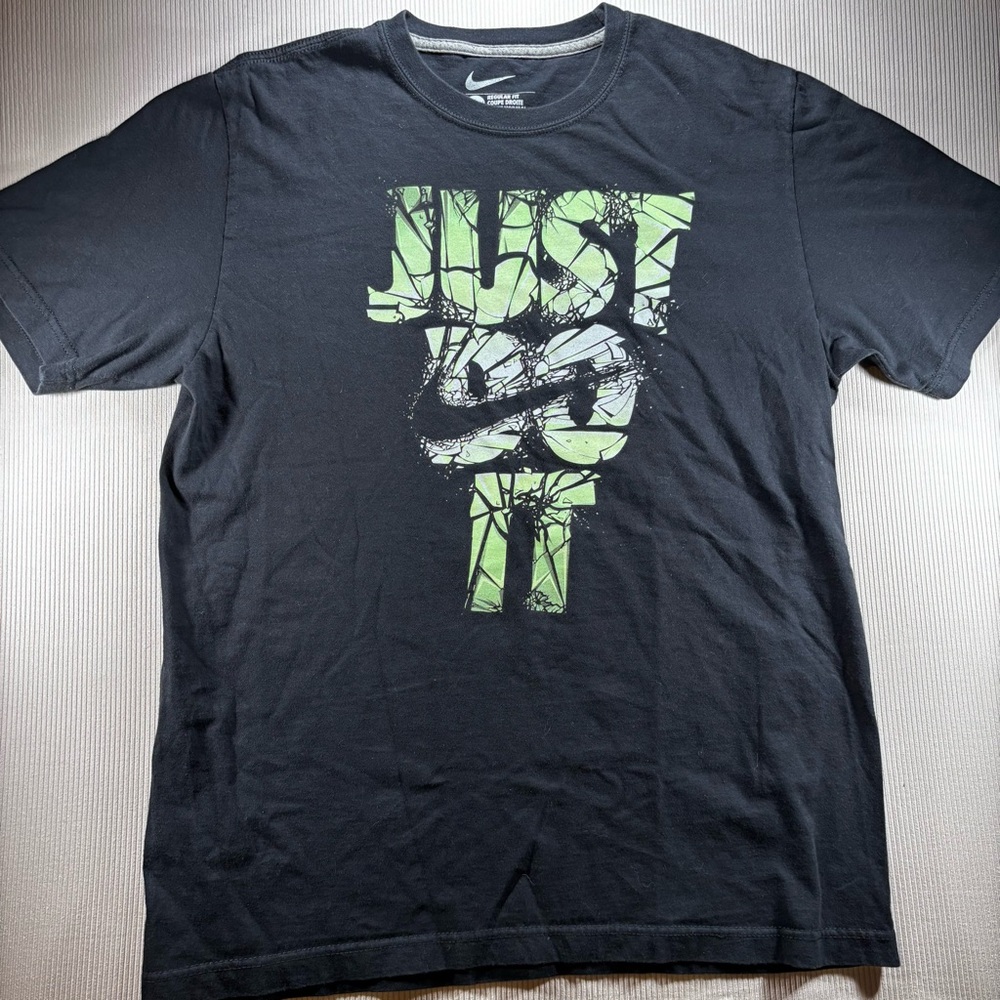 Nike Men's Black‎ Tee with Green Graphic